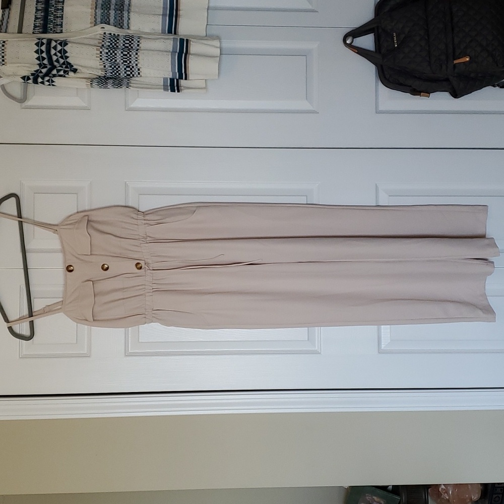 Line & Dot tan wide leg jumpsuit size medium euc